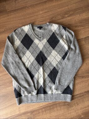 Club Room Grey and Black Argyle 100% Lambswool V-Neck Sweater
